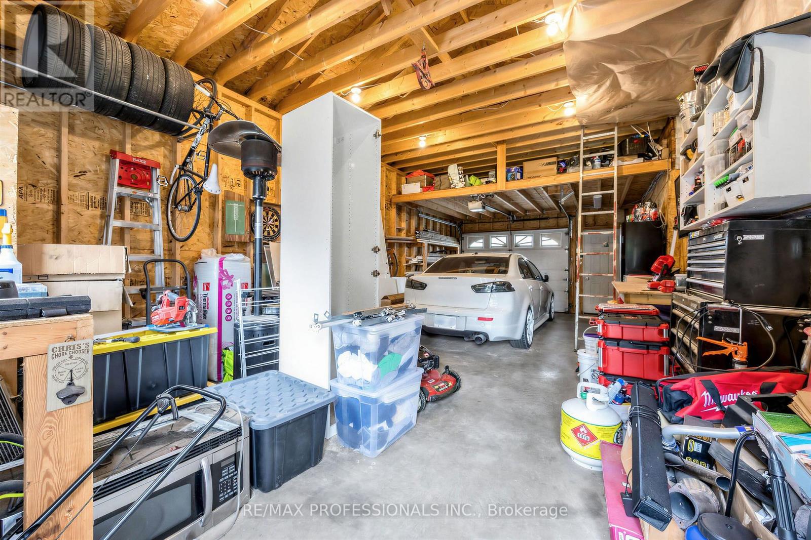 1013 Centre Street S Property Photo 31