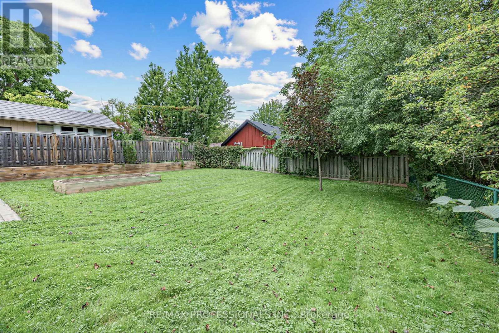 1013 Centre Street S Property Photo 37