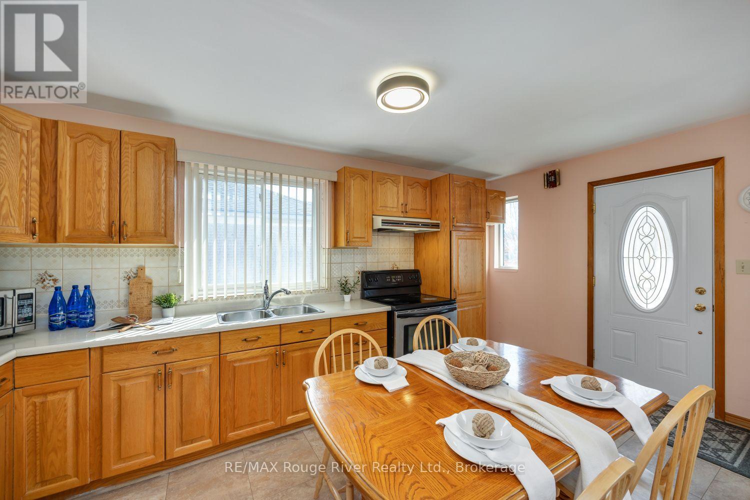 287 Guelph Street Property Photo 6