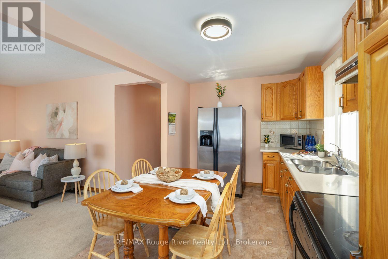 287 Guelph Street Property Photo 8