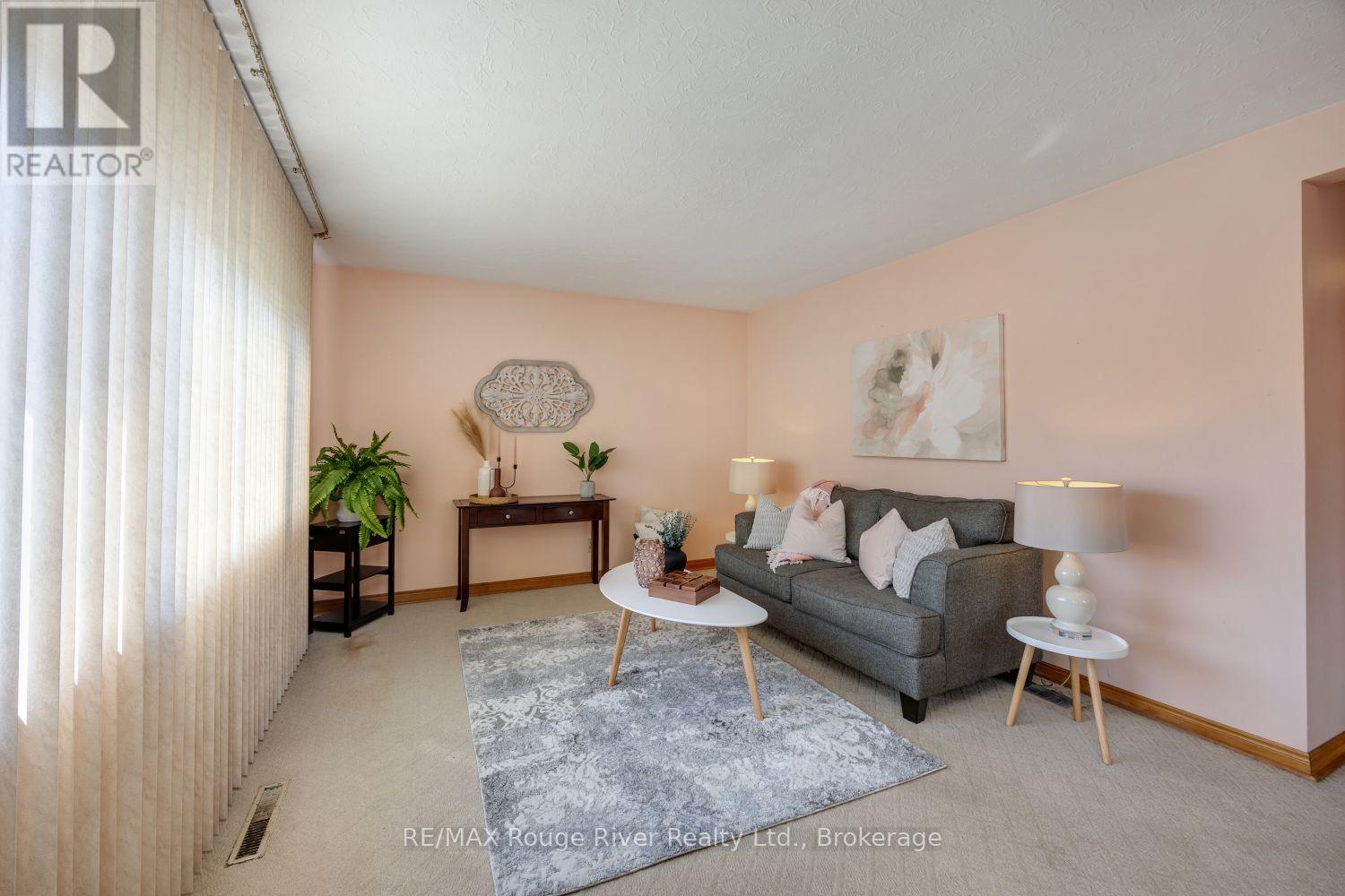 287 Guelph Street Property Photo 14