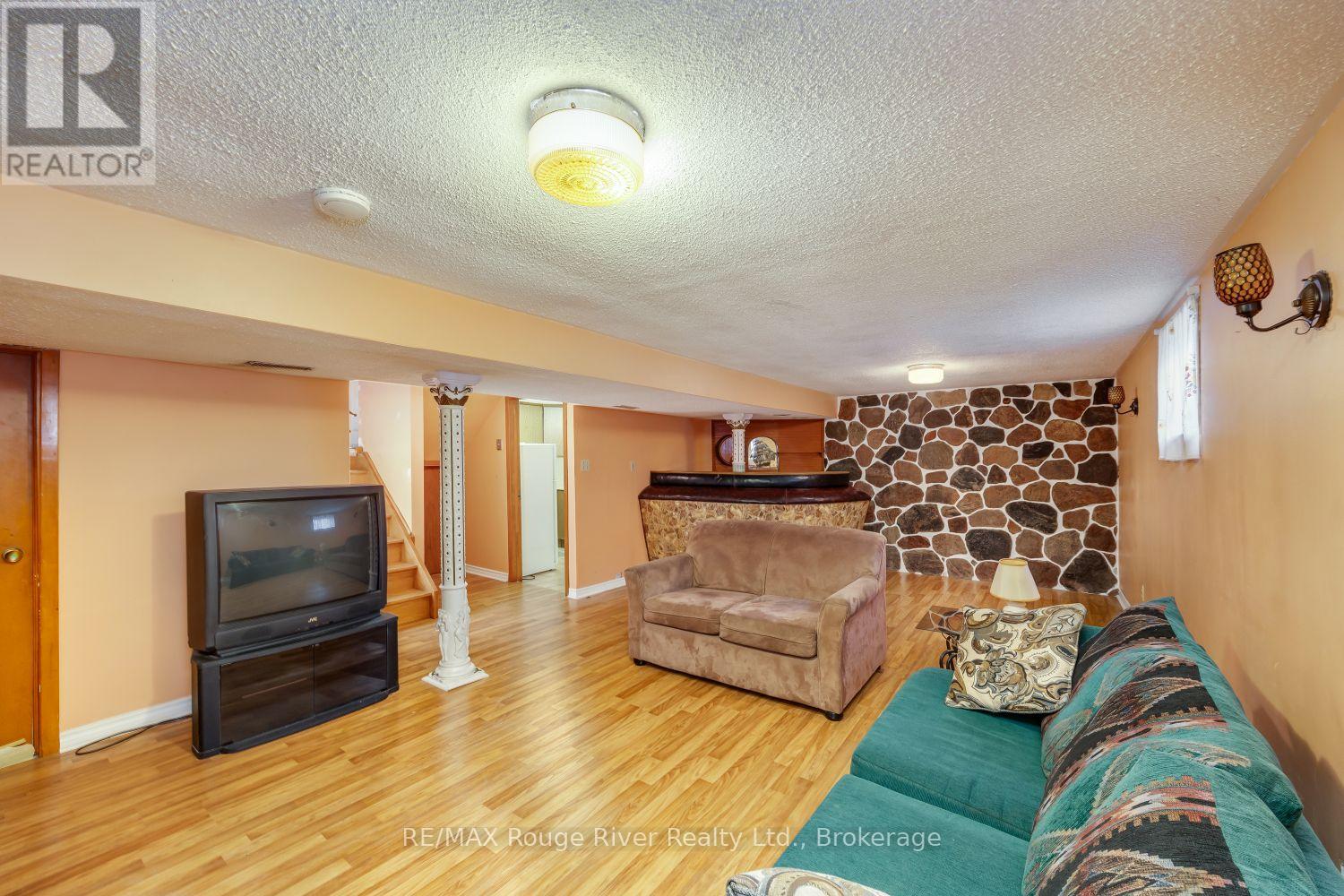 287 Guelph Street Property Photo 31