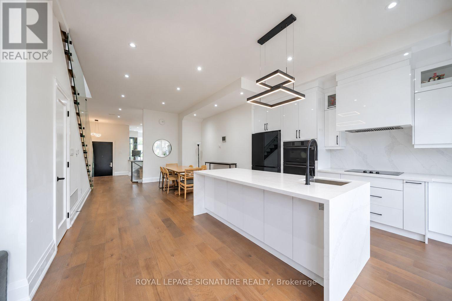 540b Pharmacy Avenue Property Photo 11