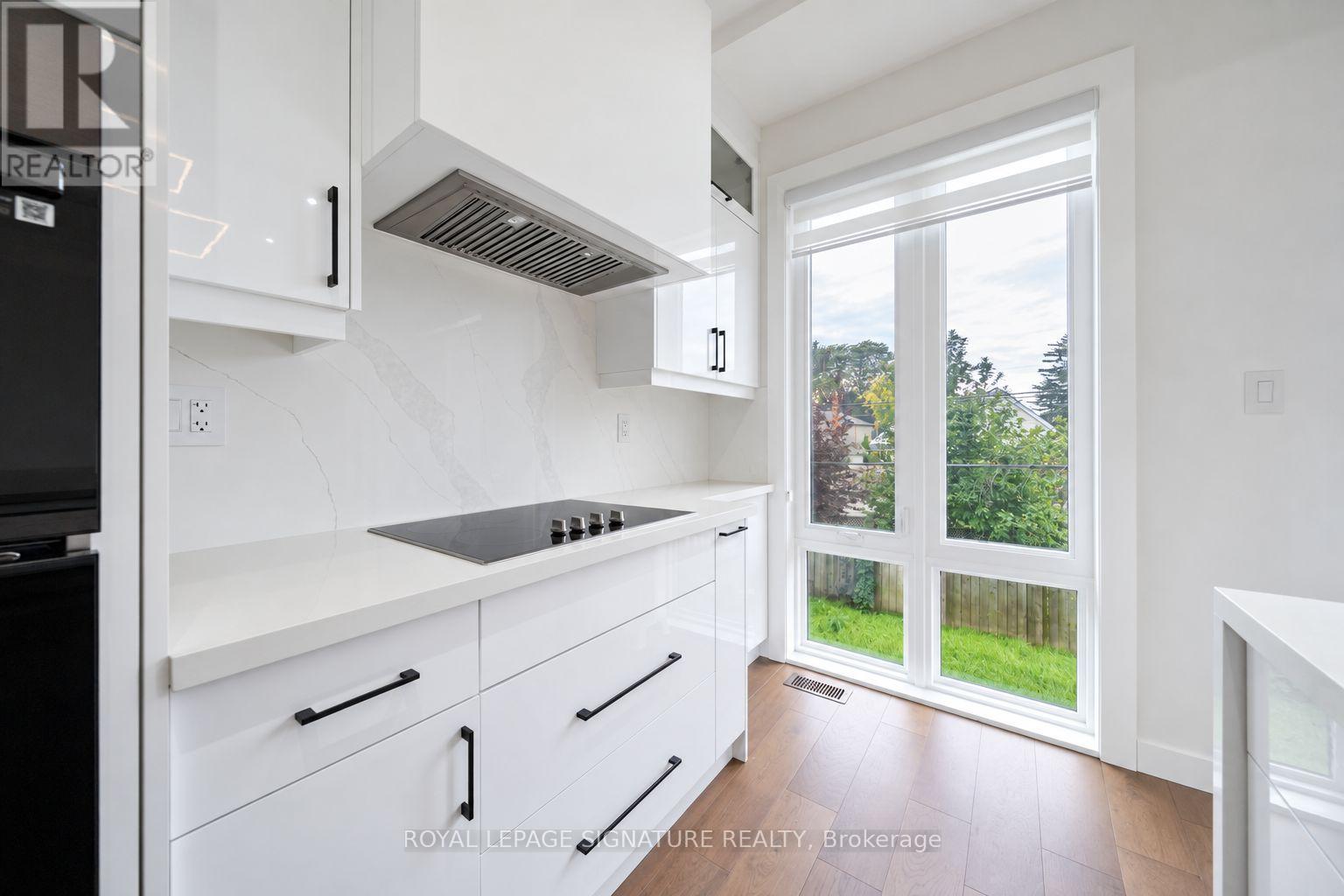 540b Pharmacy Avenue Property Photo 14