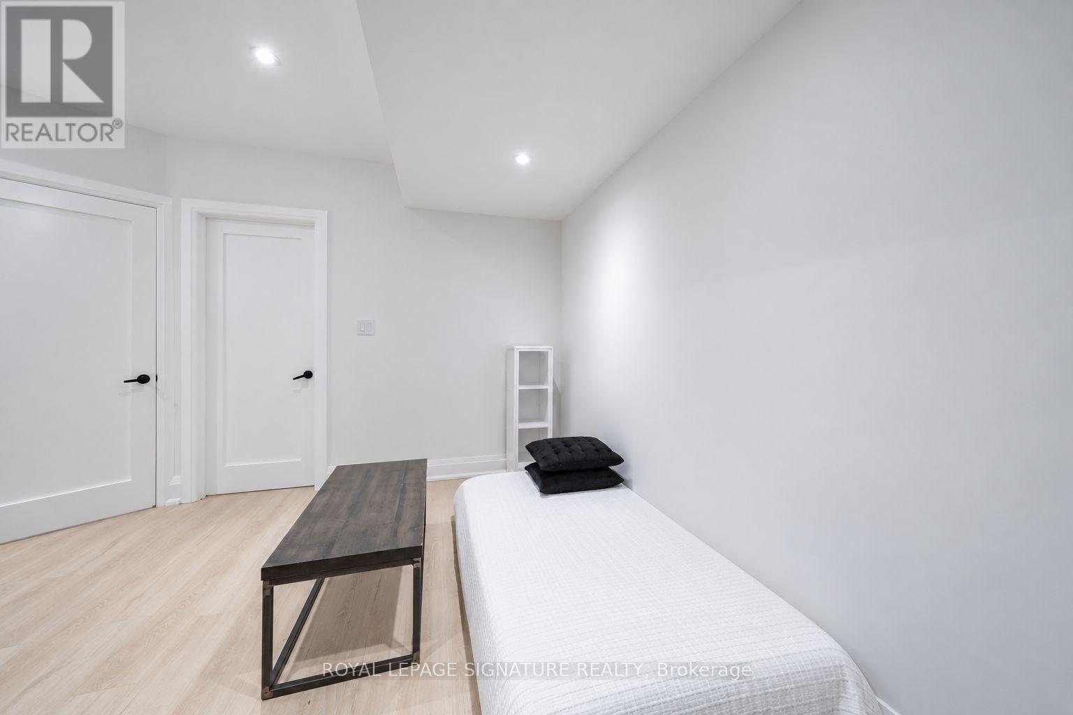540b Pharmacy Avenue Property Photo 35