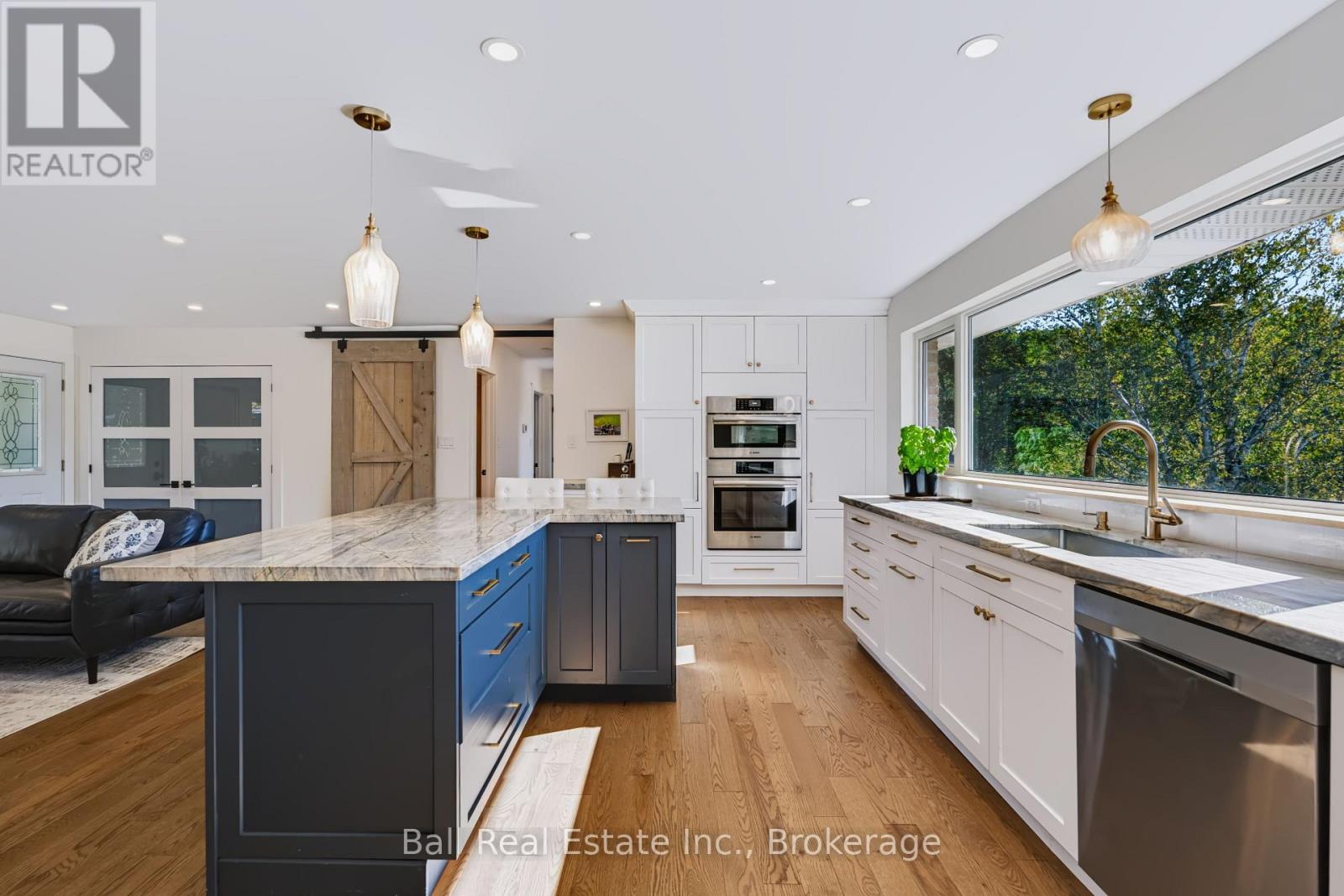 7 Murray Street Property Photo 11