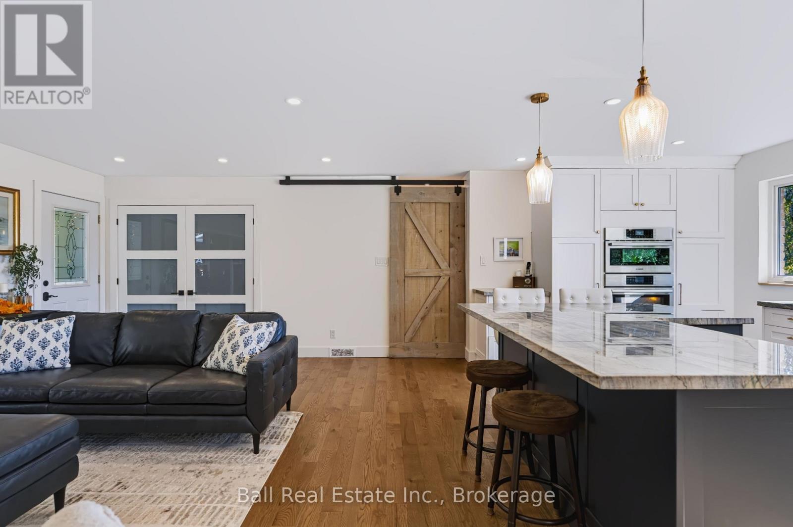 7 Murray Street Property Photo 13
