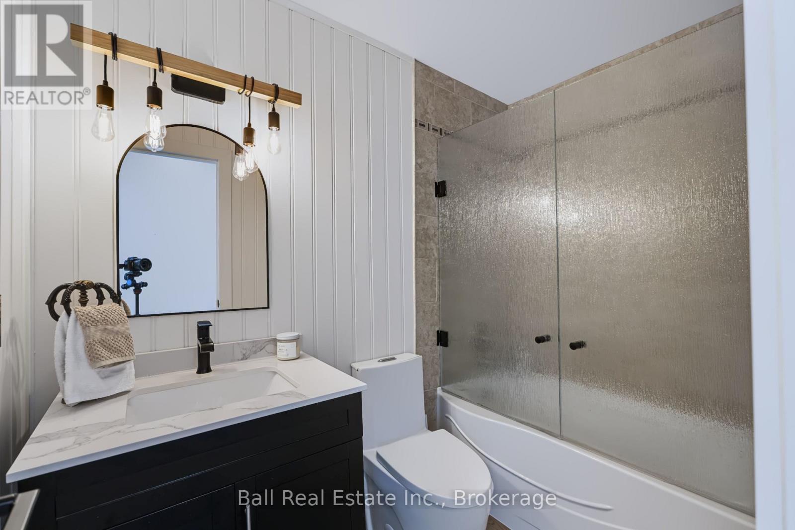 7 Murray Street Property Photo 23