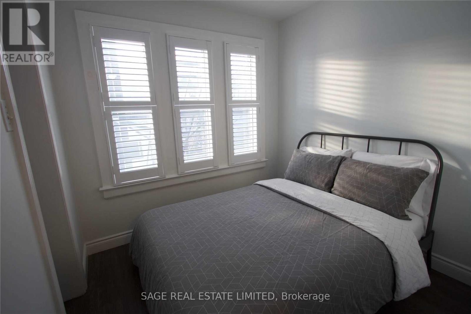 1b - 8 Brookmount Road Property Photo 9