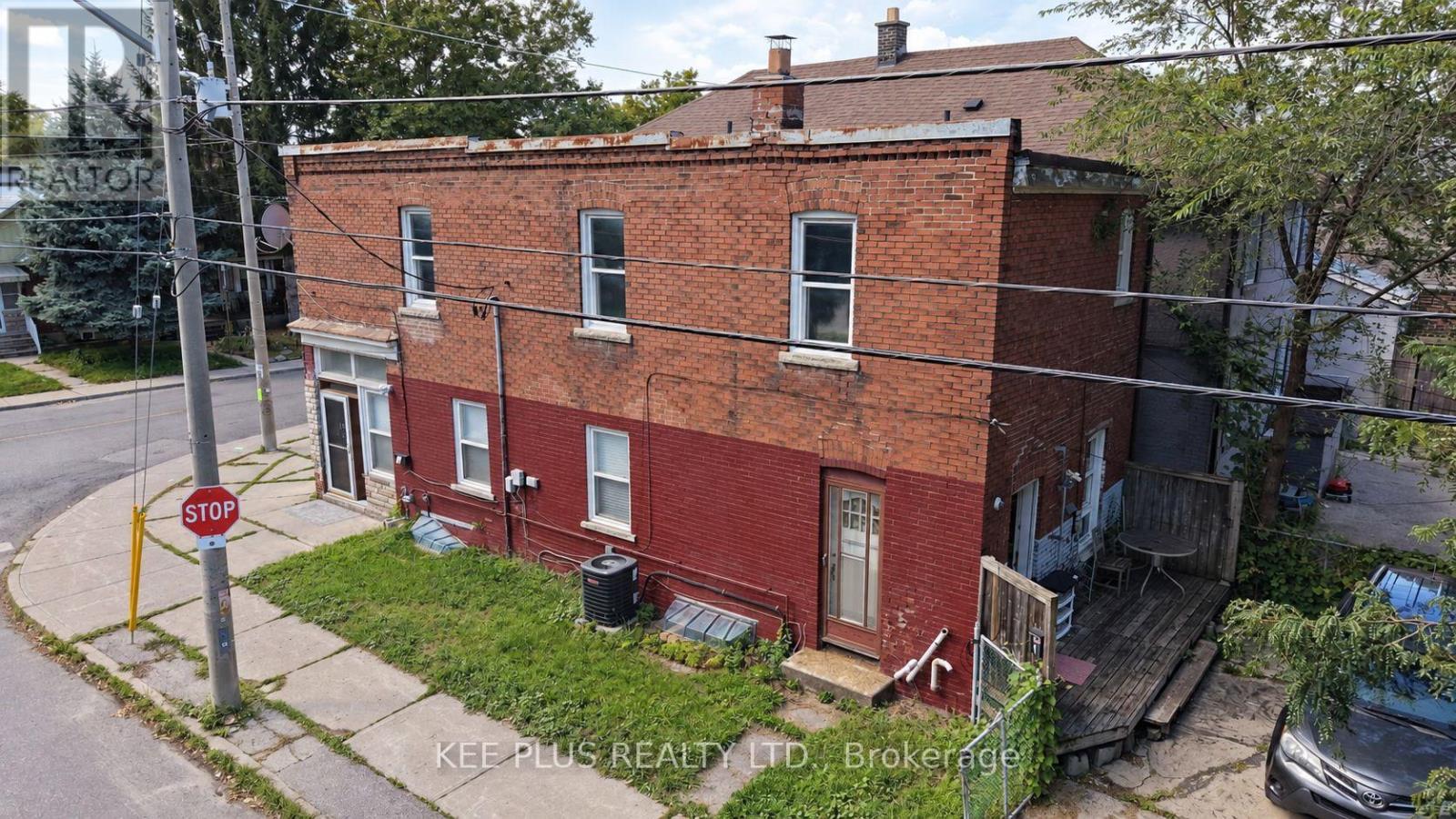 1 - 131 Chisholm Avenue Property Photo 2