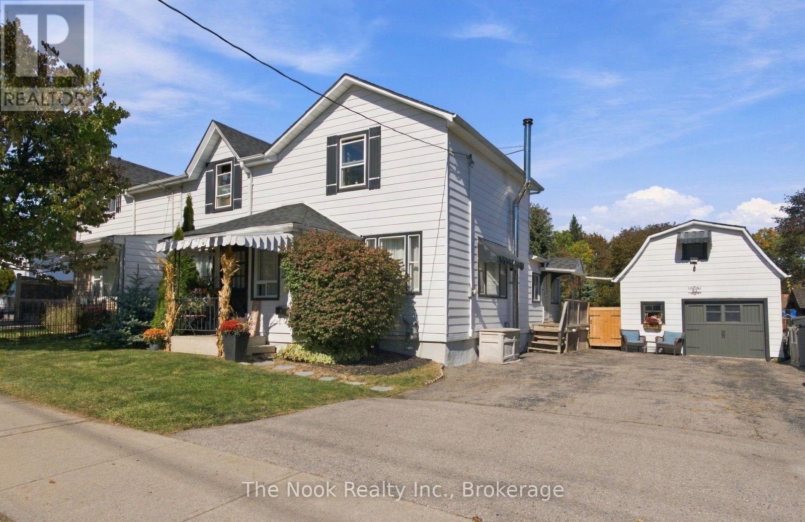 64 Wellington Street Property Photo 1