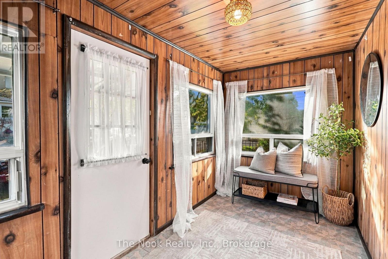 64 Wellington Street Property Photo 8