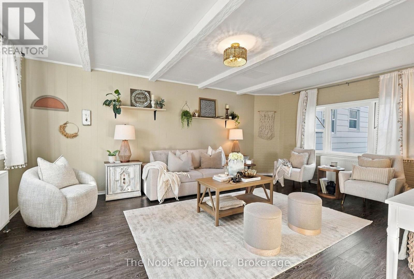 64 Wellington Street Property Photo 11