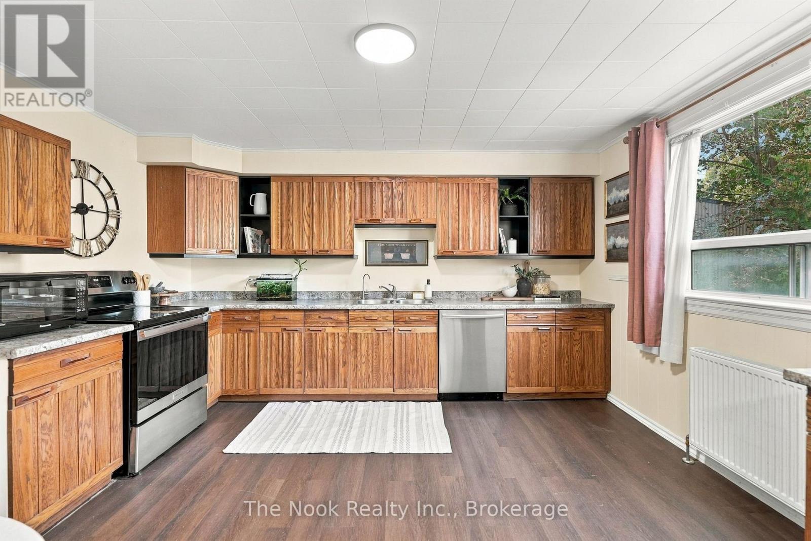 64 Wellington Street Property Photo 18