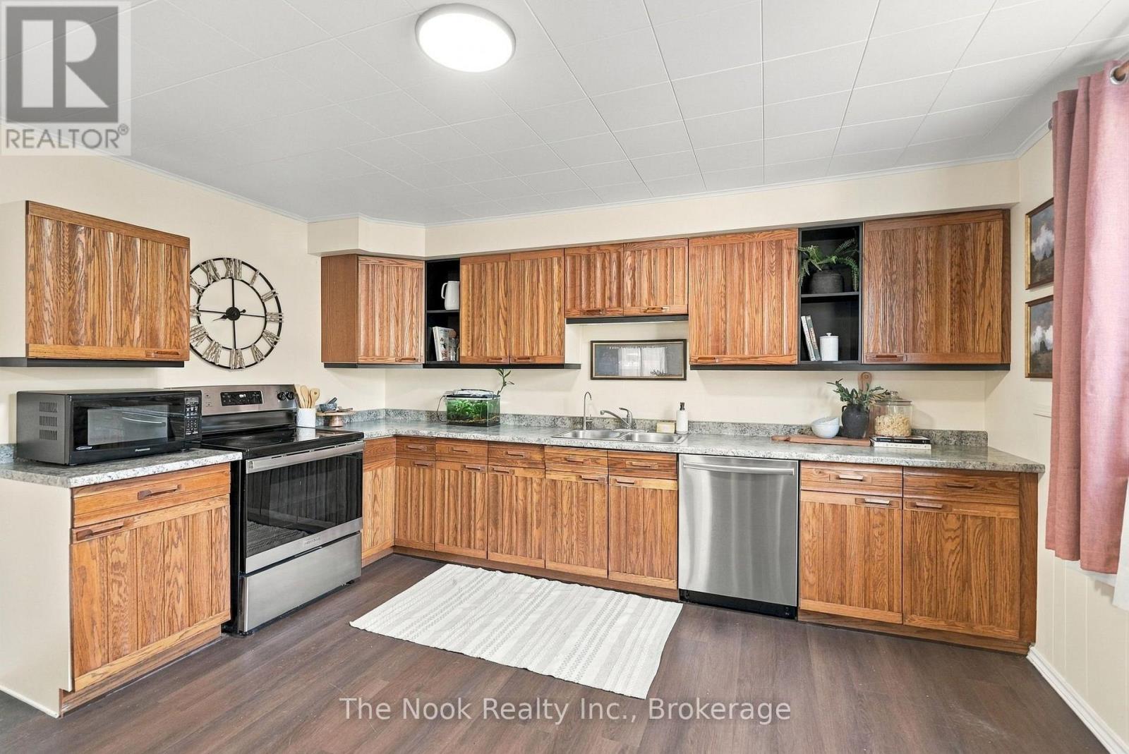 64 Wellington Street Property Photo 19