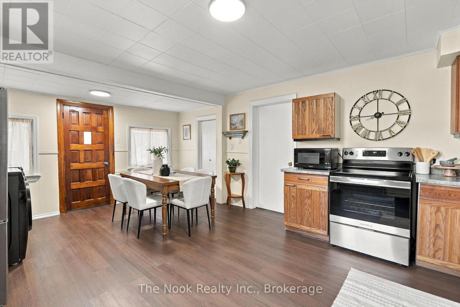 64 Wellington Street Property Photo 23