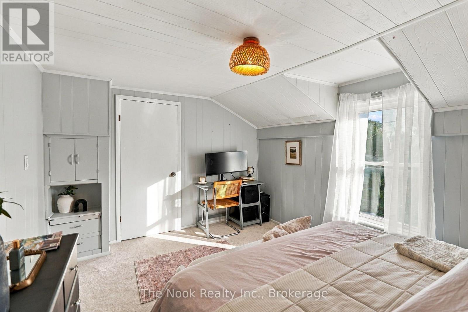 64 Wellington Street Property Photo 34