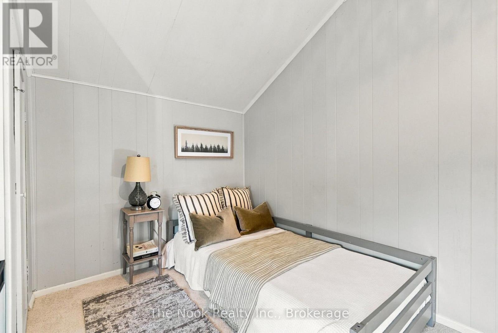 64 Wellington Street Property Photo 39