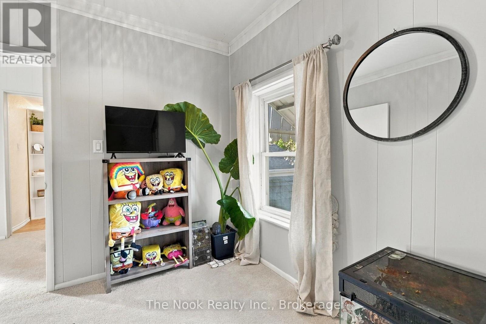 64 Wellington Street Property Photo 40