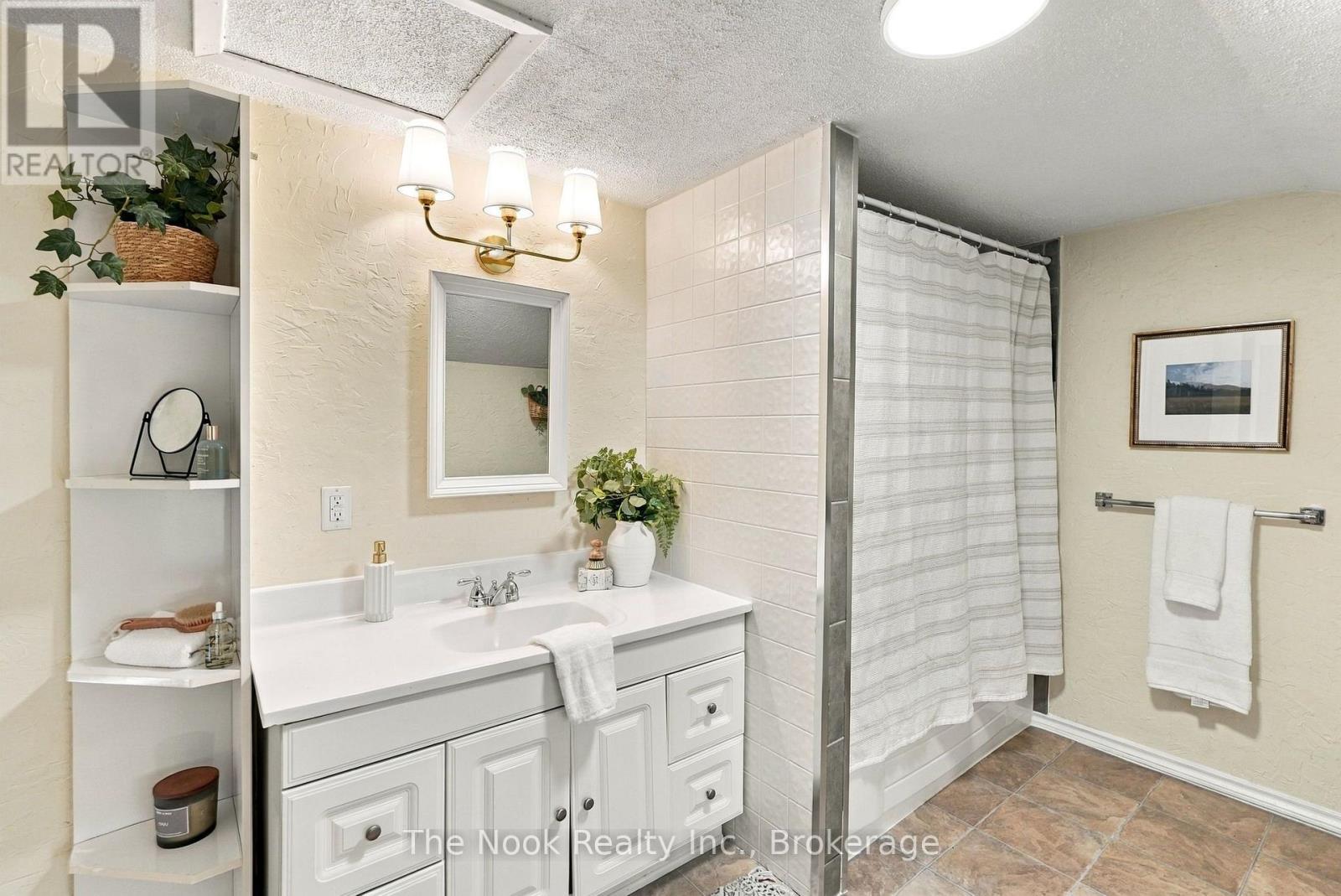 64 Wellington Street Property Photo 41