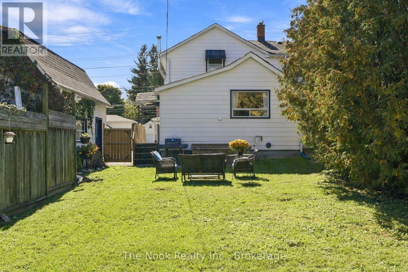 64 Wellington Street Property Photo 45
