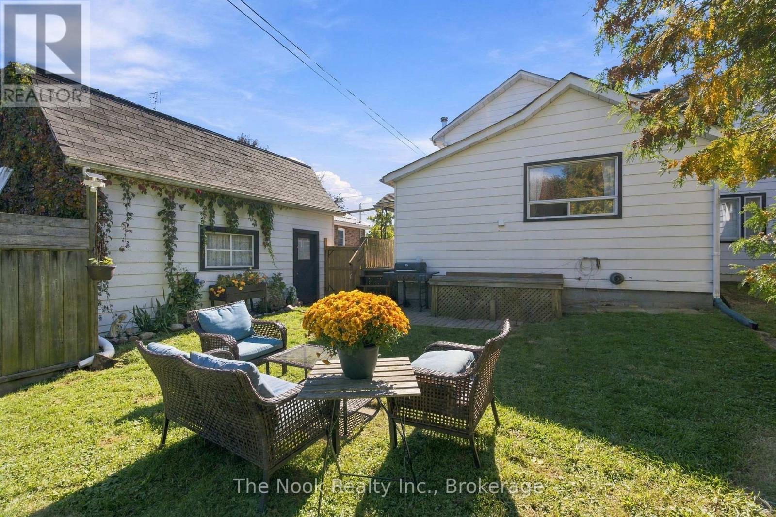64 Wellington Street Property Photo 46