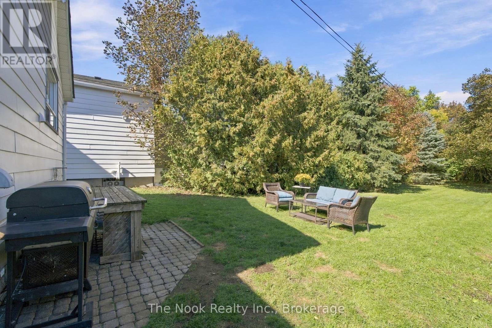 64 Wellington Street Property Photo 47