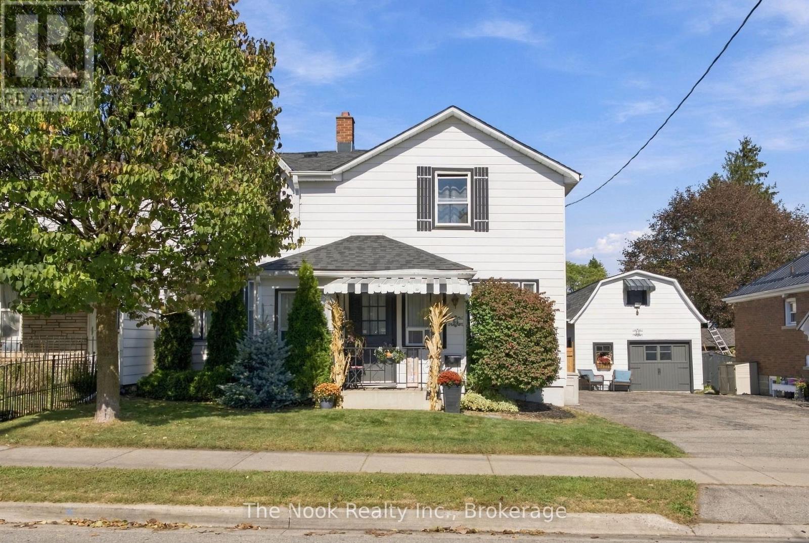 64 Wellington Street Property Photo 50