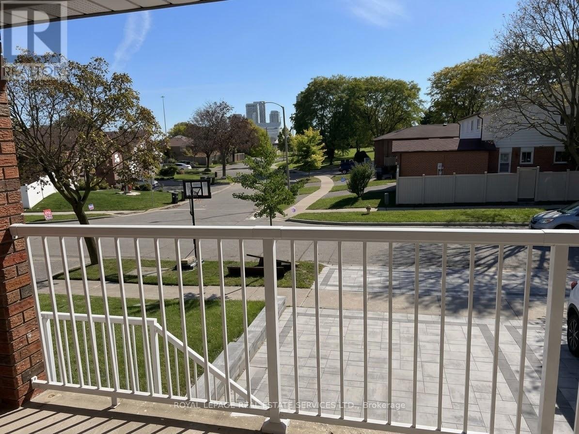 Upper - 66 Terryhill Crescent Property Photo 8