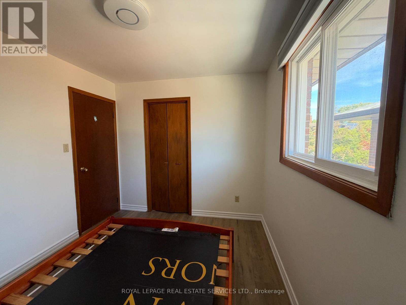 Upper - 66 Terryhill Crescent Property Photo 15