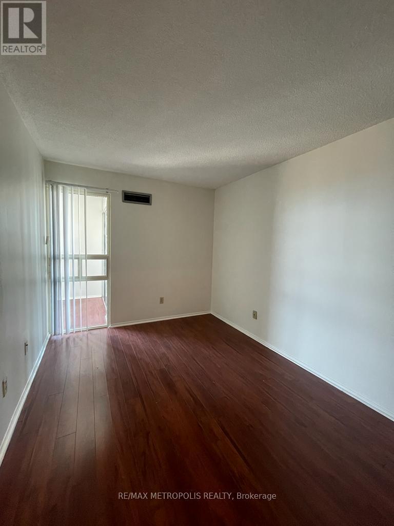 1412 - 2460 Eglinton Avenue E Property Photo 4