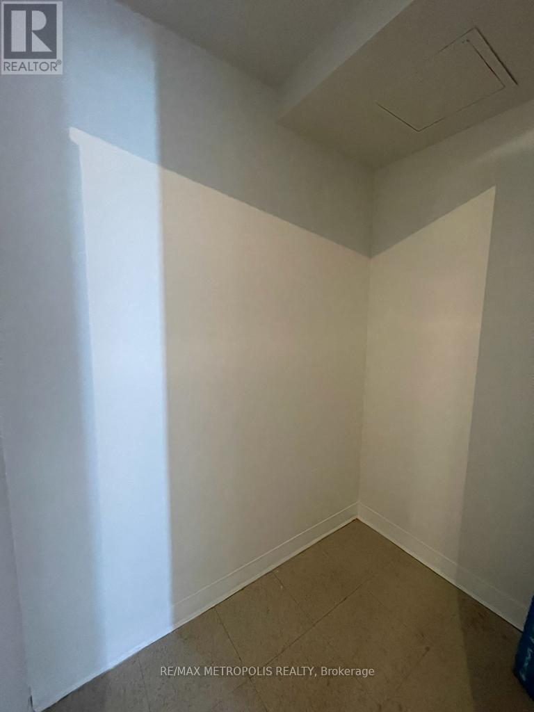 1412 - 2460 Eglinton Avenue E Property Photo 8