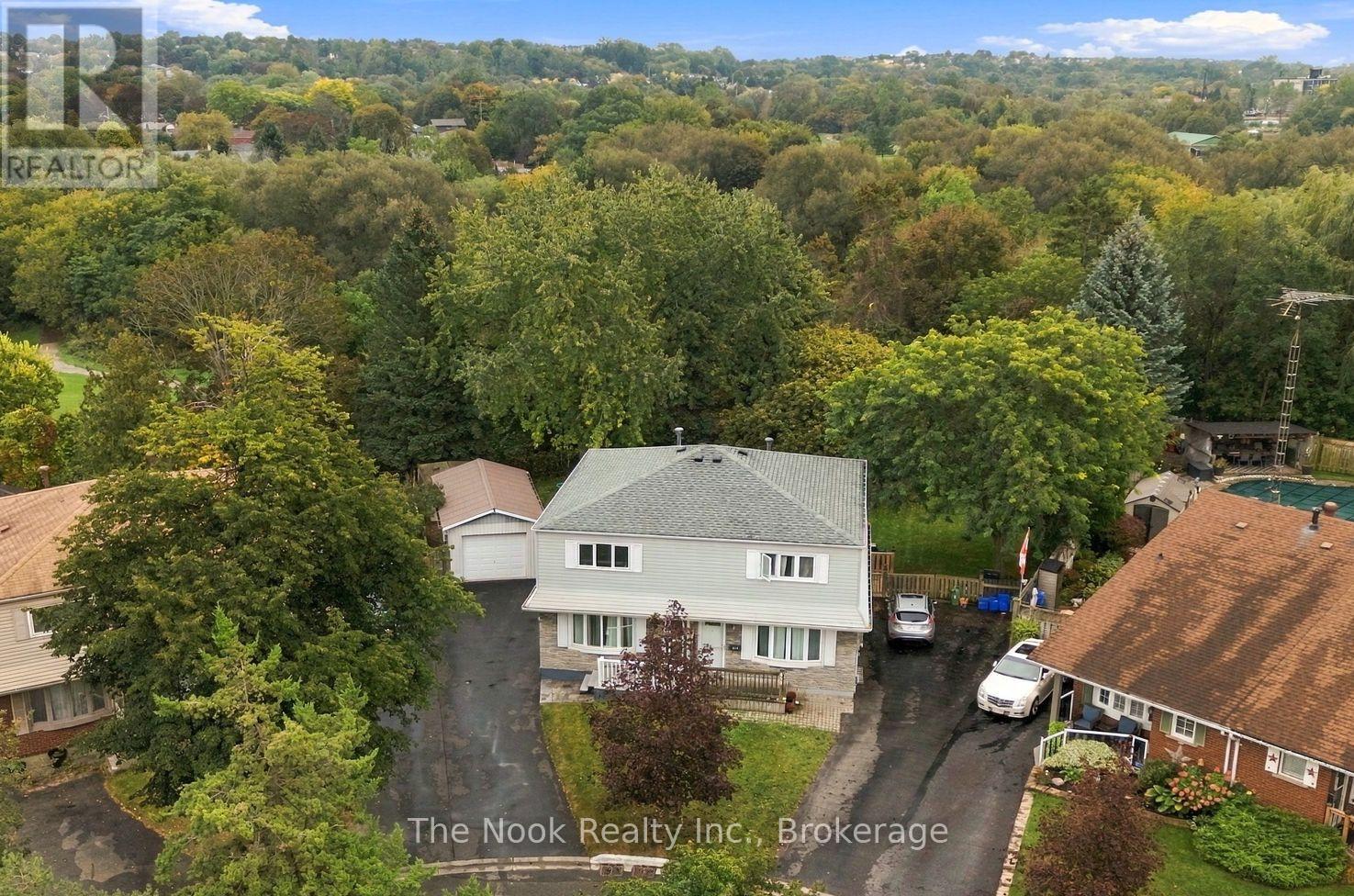 456 Harcourt Drive Property Photo 1
