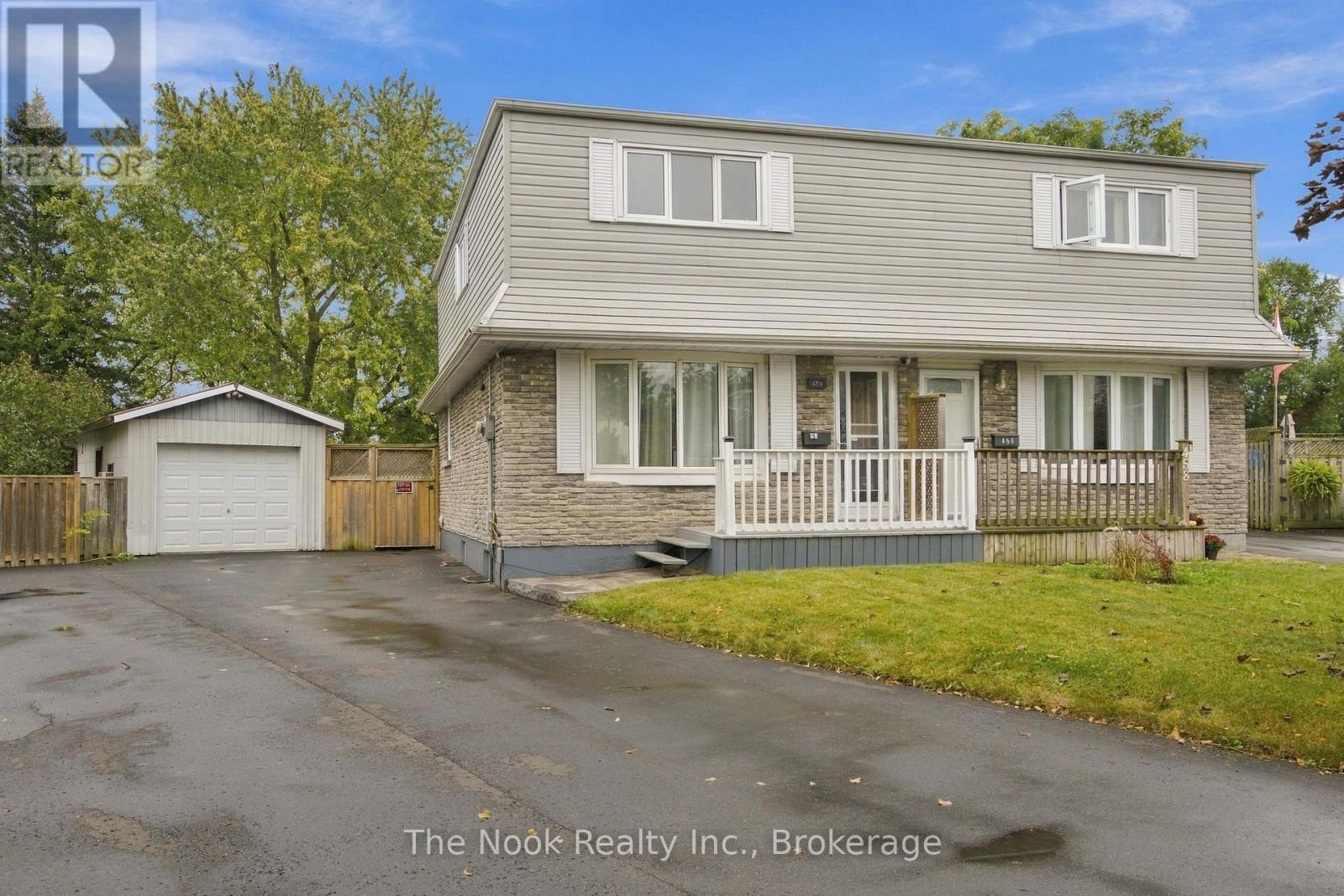 456 Harcourt Drive Property Photo 2