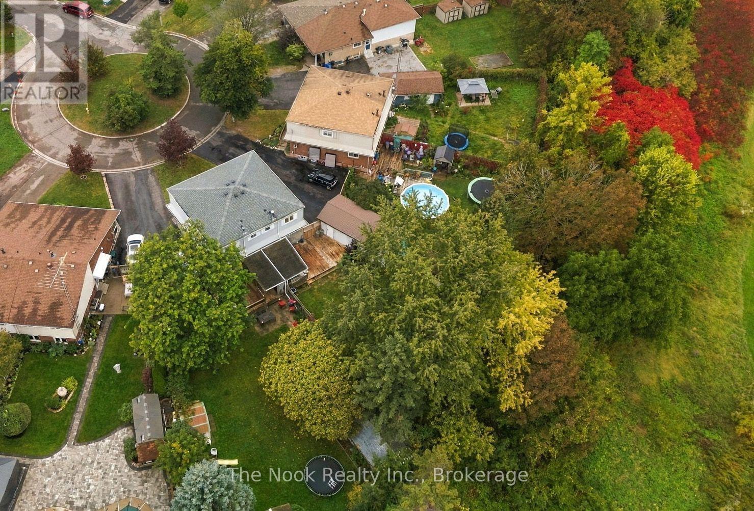 456 Harcourt Drive Property Photo 4