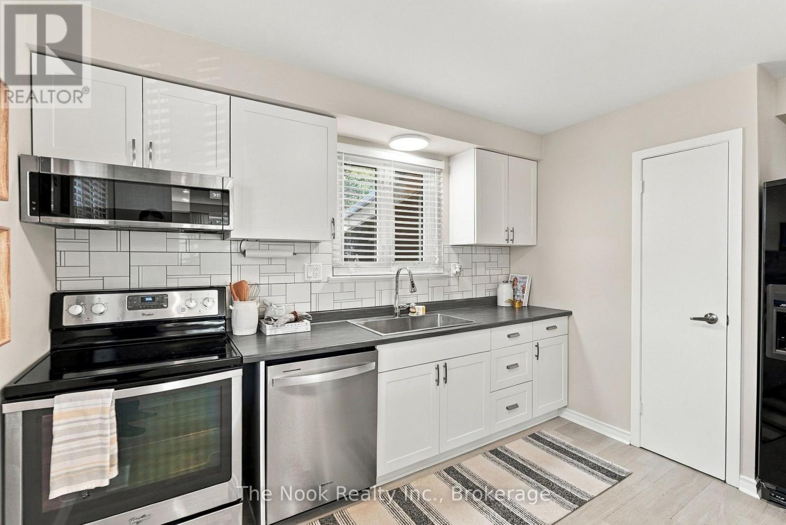 456 Harcourt Drive Property Photo 19