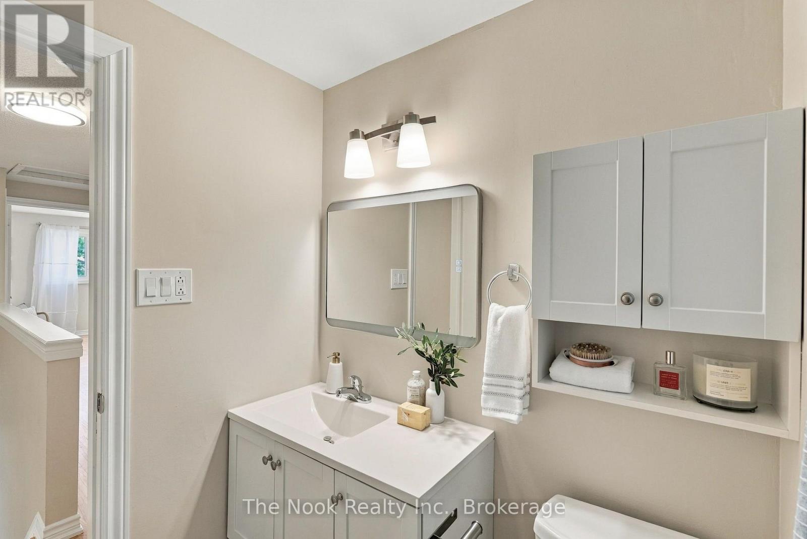 456 Harcourt Drive Property Photo 32