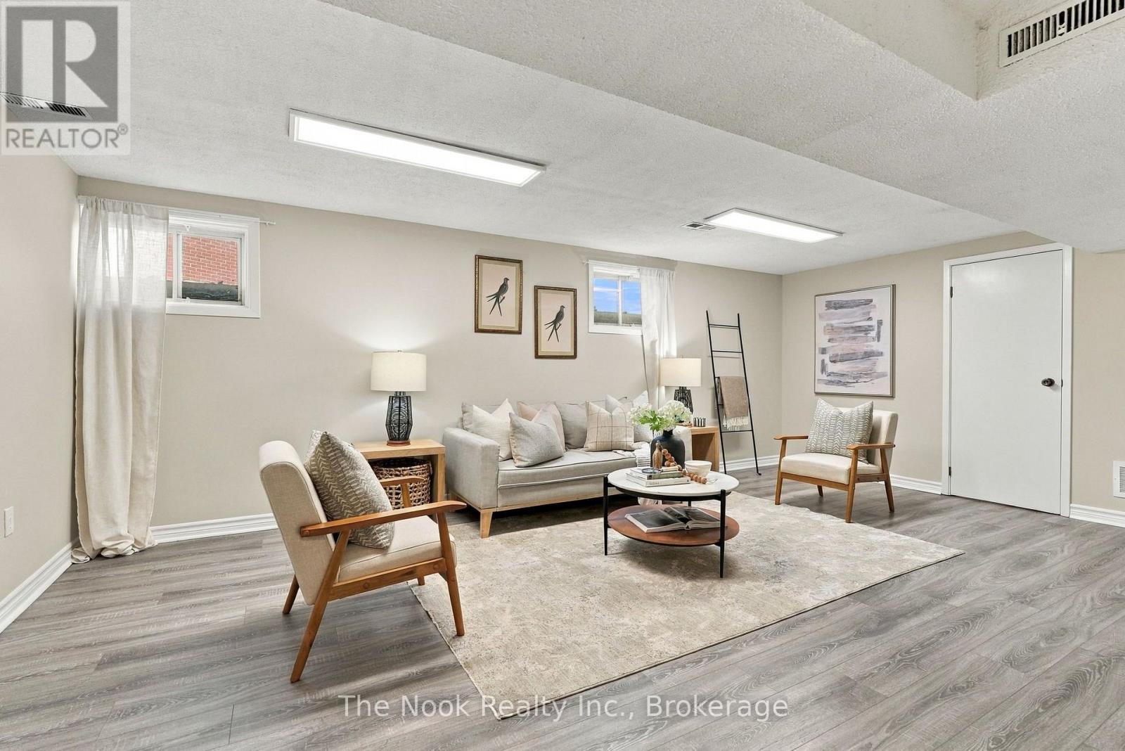 456 Harcourt Drive Property Photo 34