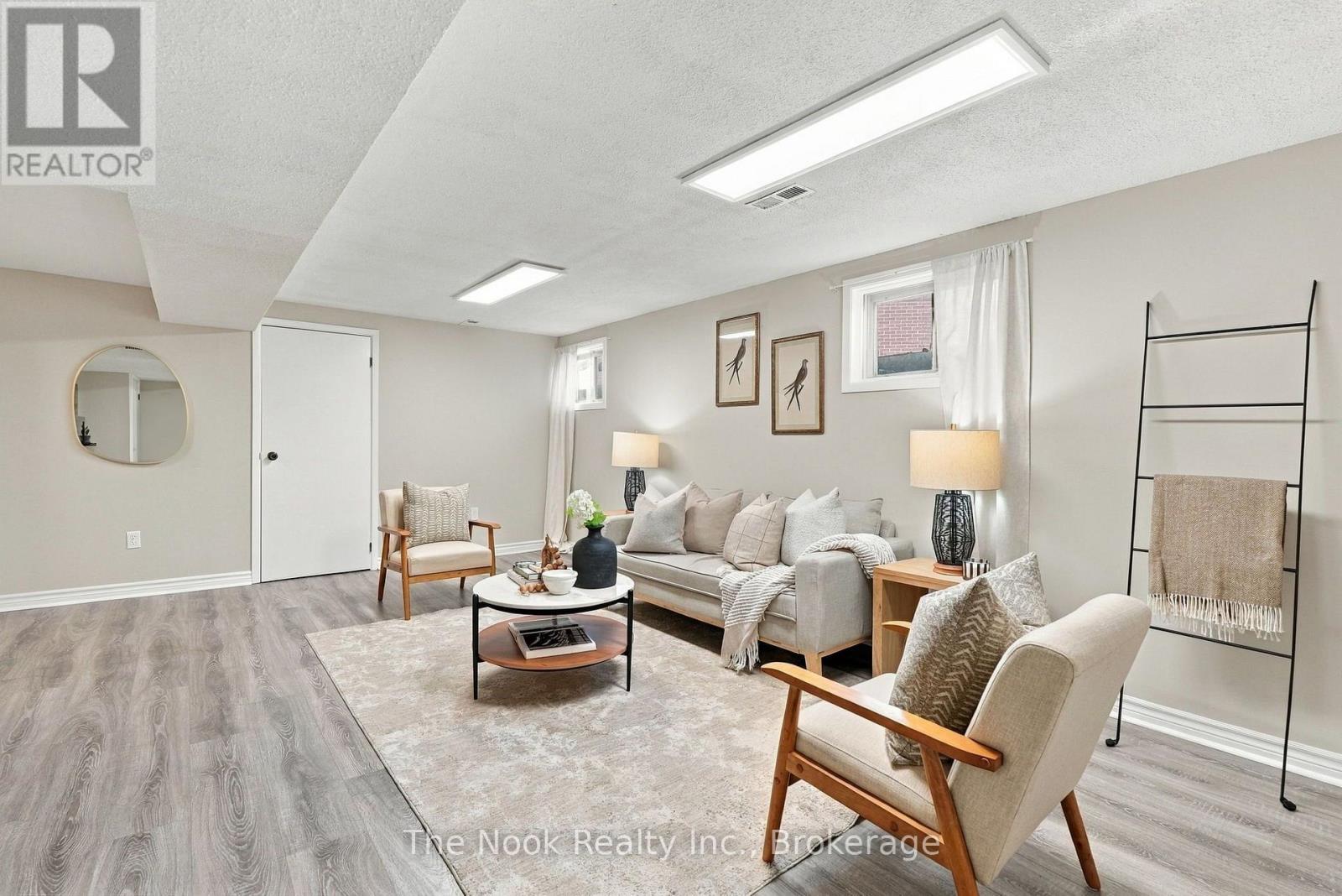 456 Harcourt Drive Property Photo 36
