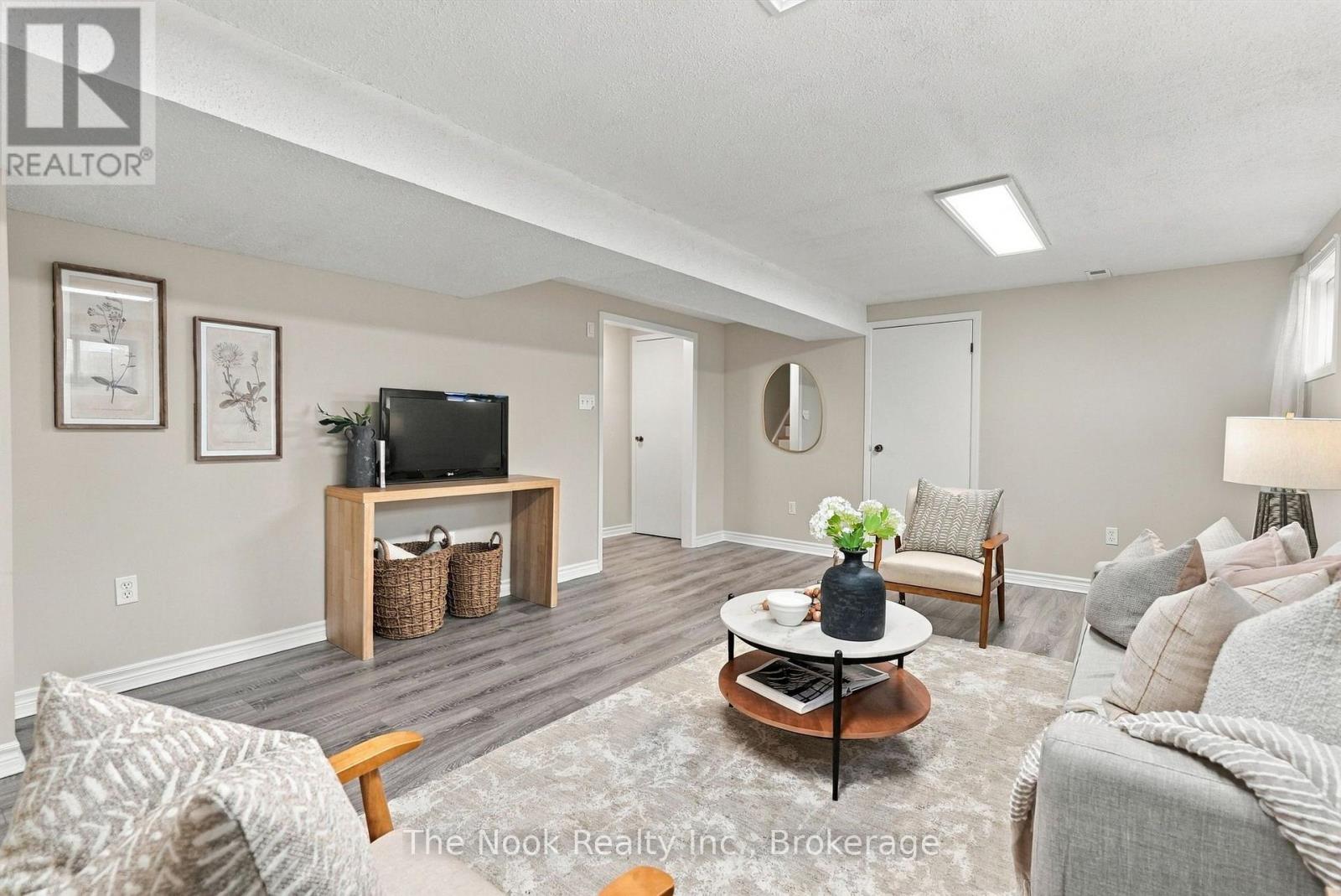 456 Harcourt Drive Property Photo 37