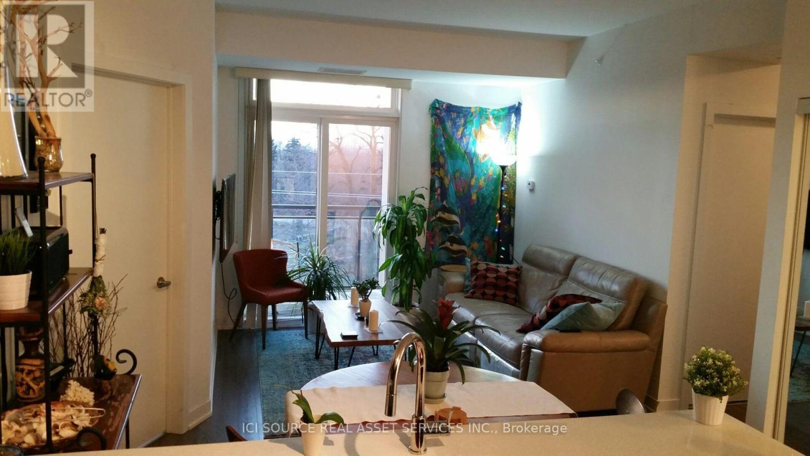 423 - 3560 St. Clair Avenue E Property Photo 13