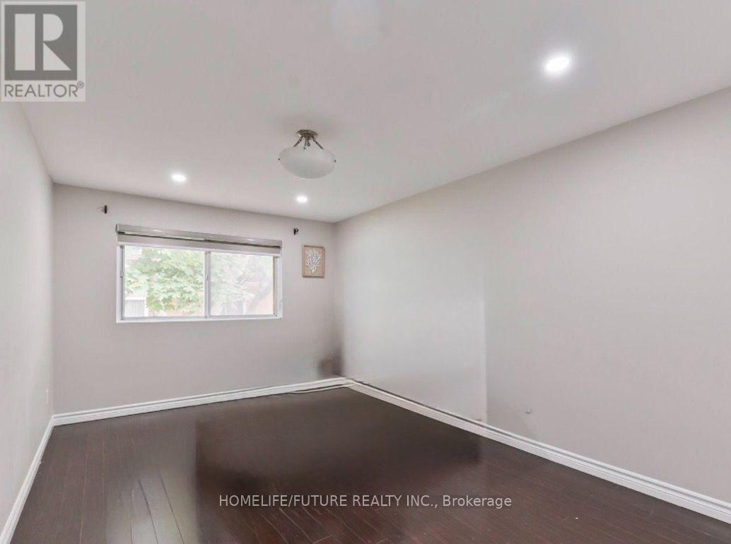 44 - 40 Dundalk Drive Property Photo 8