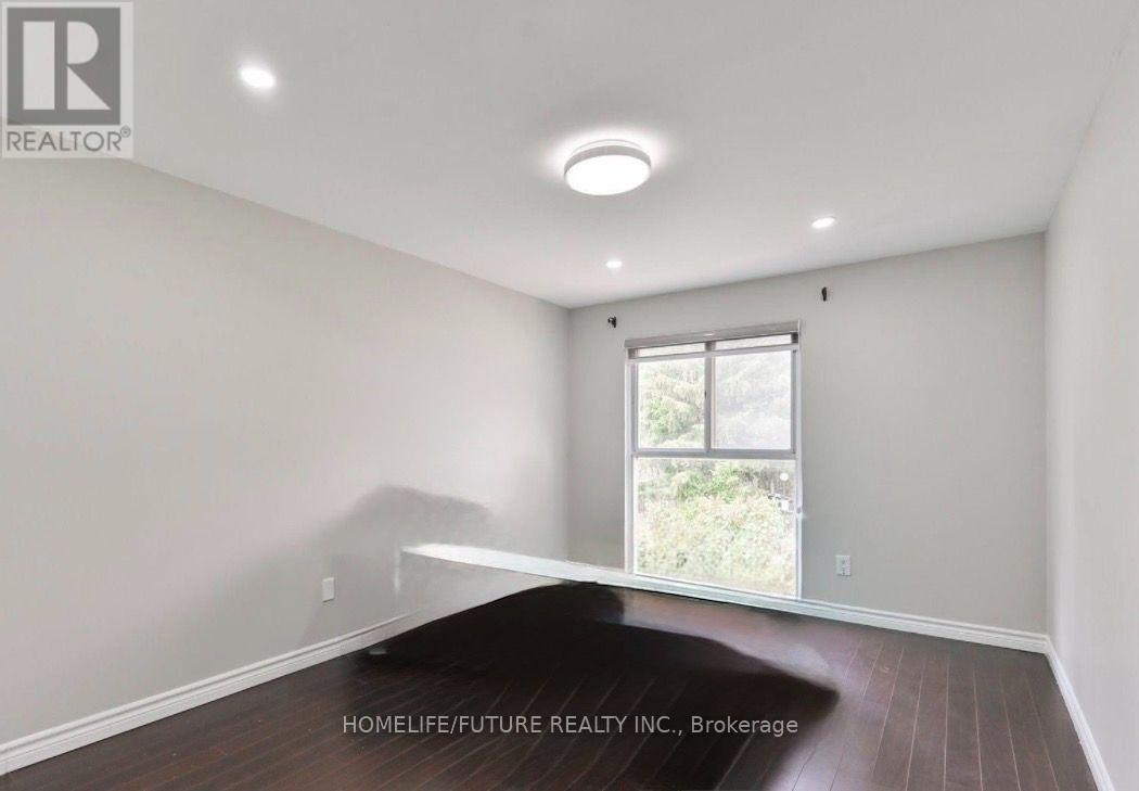 44 - 40 Dundalk Drive Property Photo 10