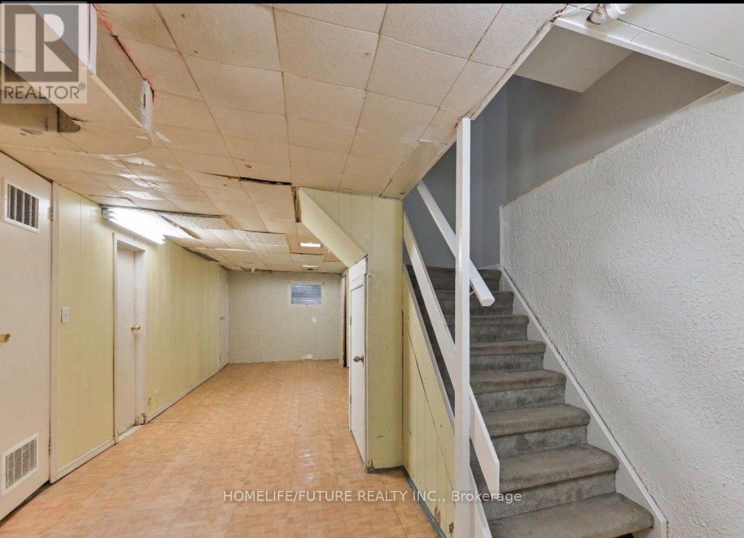 44 - 40 Dundalk Drive Property Photo 12