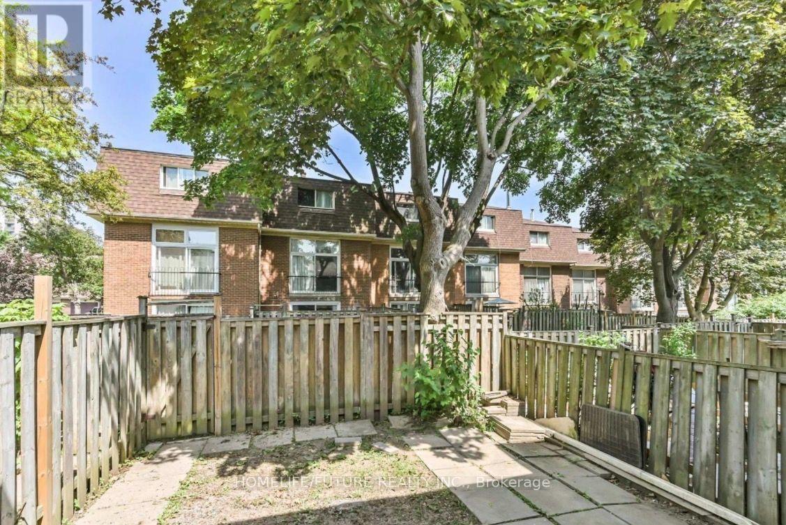 44 - 40 Dundalk Drive Property Photo 14