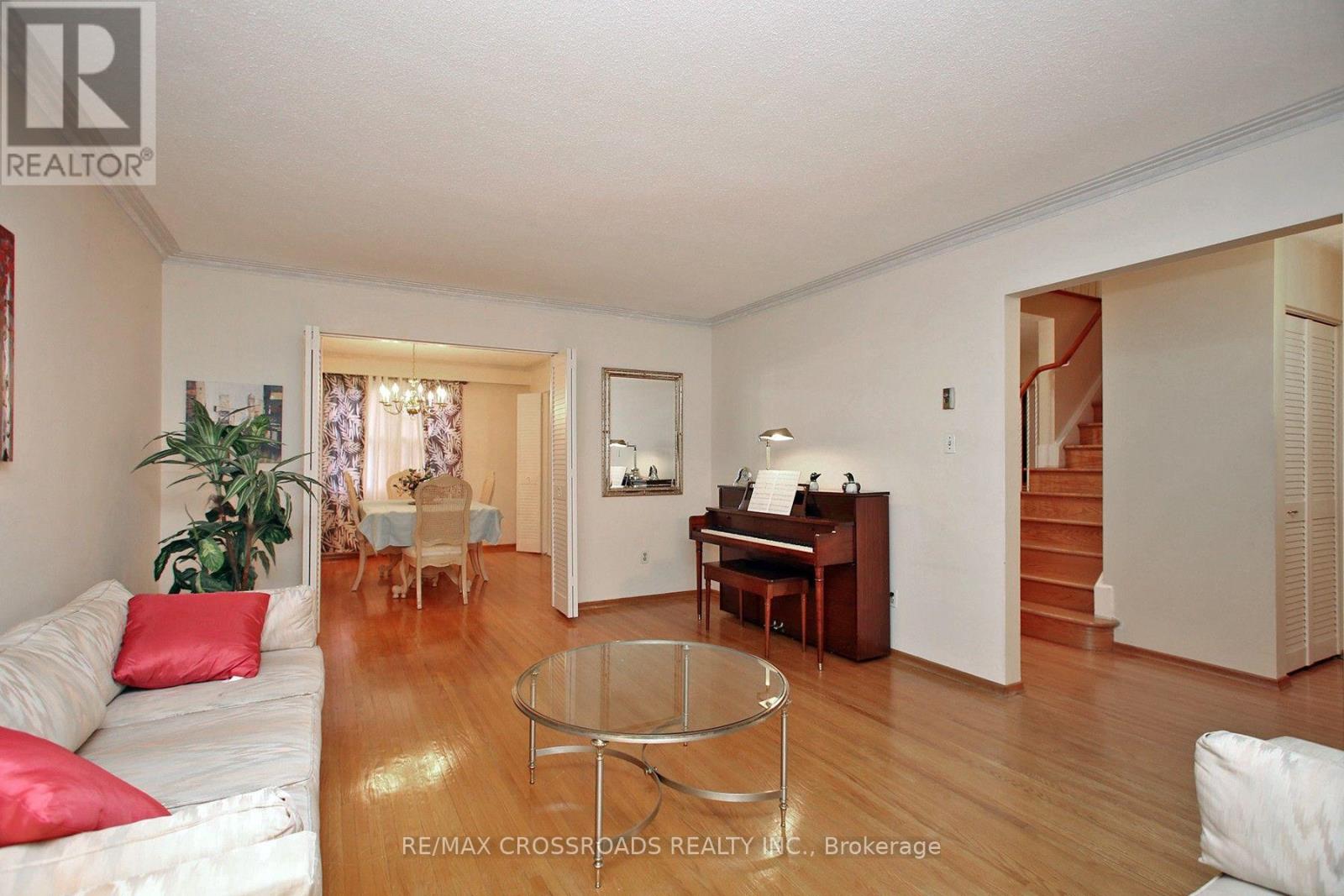 57 Kimberdale Crescent Property Photo 4