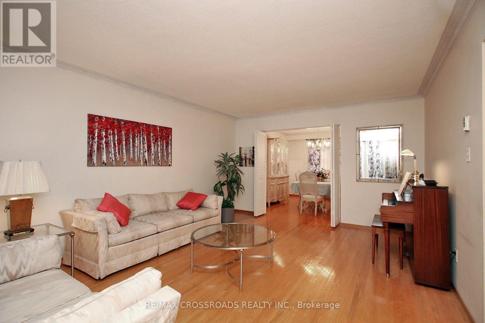57 Kimberdale Crescent Property Photo 6