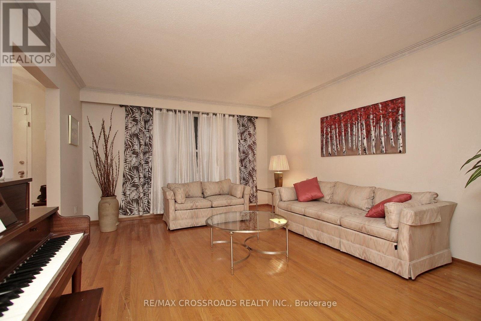 57 Kimberdale Crescent Property Photo 7
