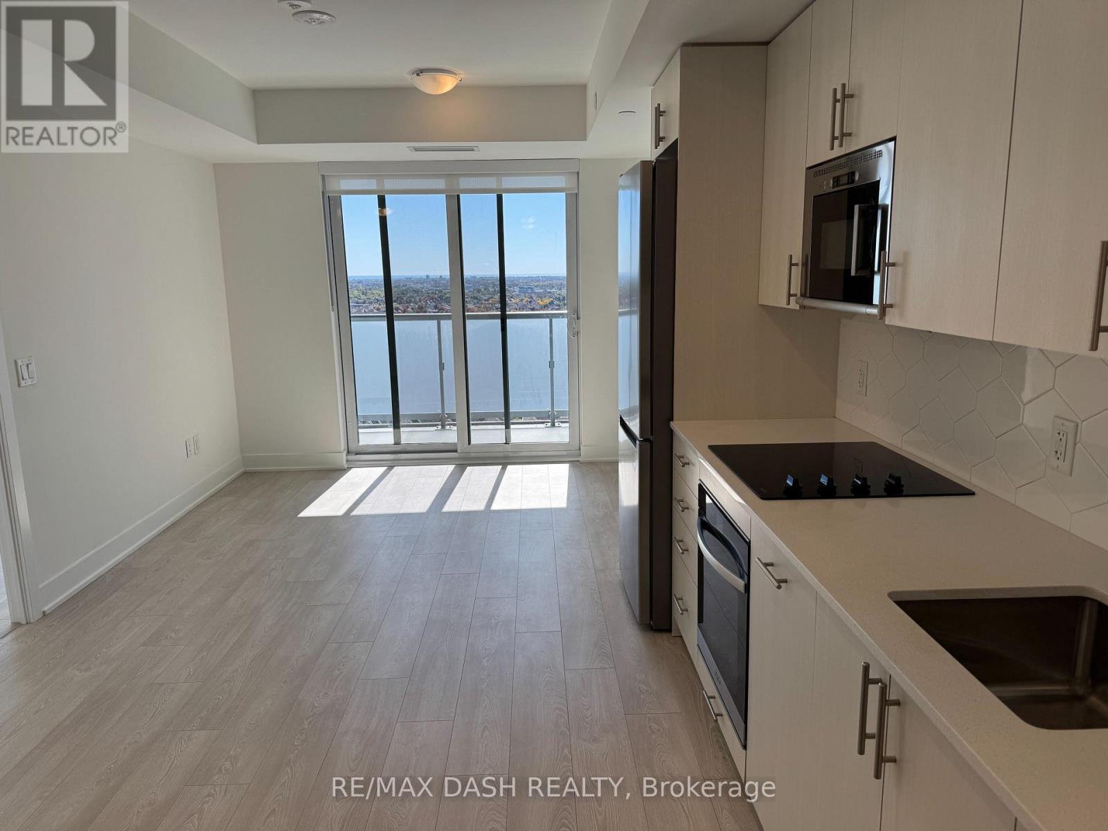 1622 - 2545 Simcoe Street N Property Photo 5