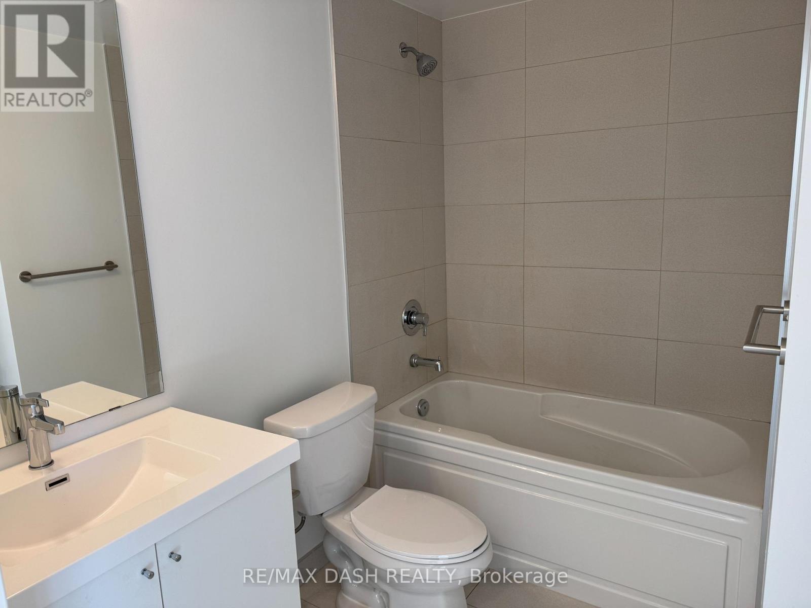 1622 - 2545 Simcoe Street N Property Photo 7